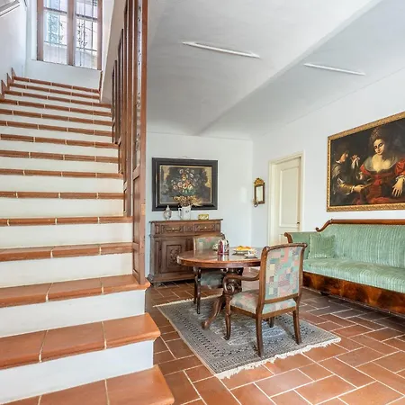 Сasa de vacaciones Typical Roero House With Langhe View And Private Park E Free Wifi